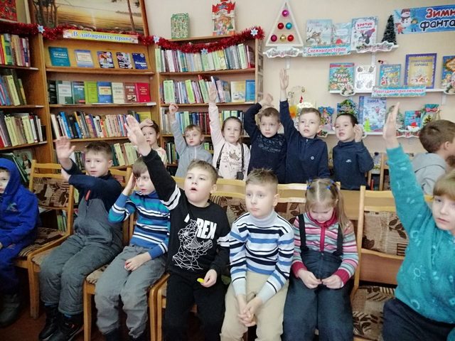 KIDSPARTY «Забавы у Новогодней ёлки»