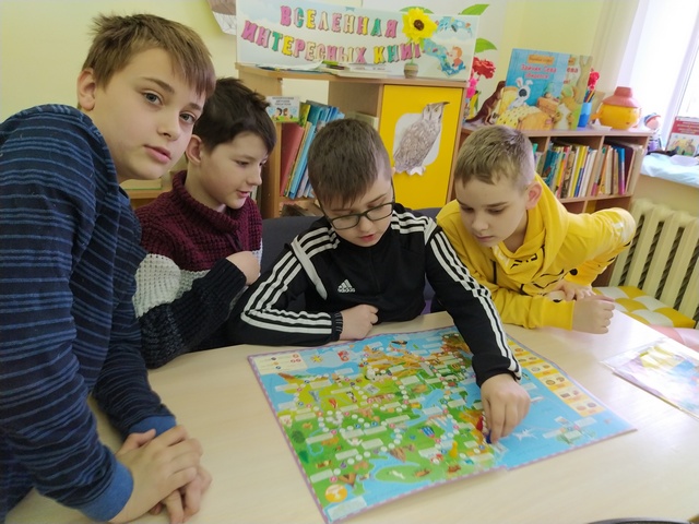 КАНИКУЛЫ В БИБЛИОТЕКЕ