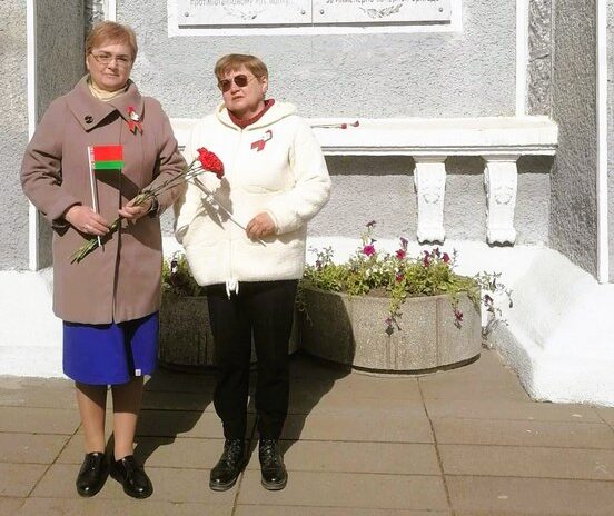 Сотрудники учреждения культуры «Централизованная система государственных публичных библиотек г. Могилева» почтили память воинов-освободителей